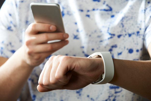 Paper-based electronic devices are gaining greater attention owing to their natural biodegradability