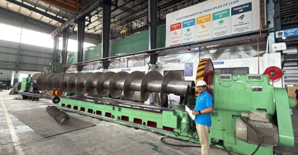 12-Meter Screw